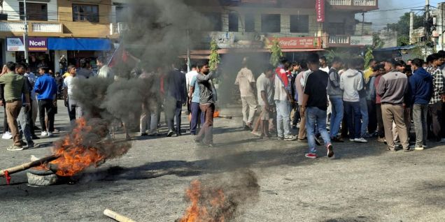 尼泊尔西马拉爆发抗议冲突 青年要求严惩殴打事件肇事者