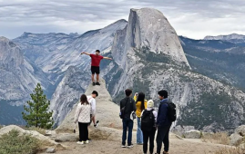 Foreign tourists to pay extra fee to visit US national parks