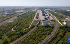 老挝木薯淀粉首次成列输华