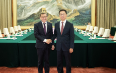 韩正会见德国外长瓦德富尔