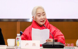 华人演员卢燕回母校上海交大谈艺术人生