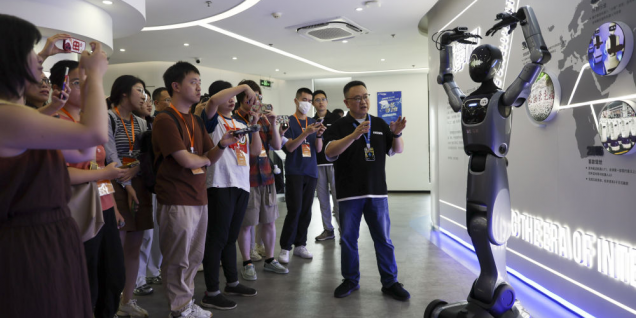 国际人士瞩目中央经济工作会议为世界注入确定性