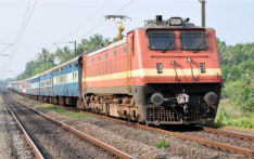 आन्ध्र प्रदेशमा गुडिरहेको रेलमा आगलागीः एक जनाको मृत्यु, यात्रुहरू भागेर बाँचे