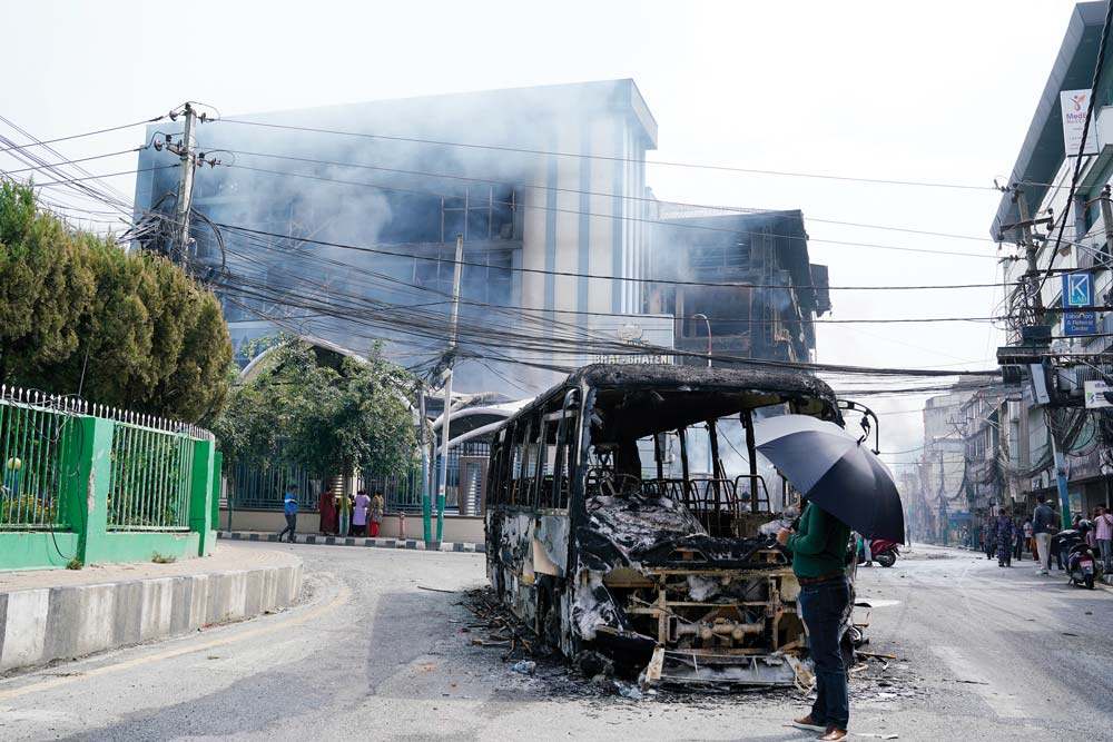 hotel-and-business-on-fire_sagar_SGR4421