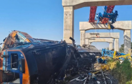 泰国高铁工地事故：起重机倒塌致列车出轨多人伤亡