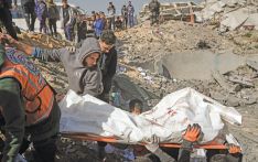 Militants kill 33 in Pakistan