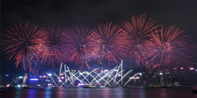Hong Kong celebrates Year of the Horse with fireworks show