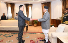 中国新任驻尼泊尔大使张茂明向尼泊尔总统鲍德尔递交国书