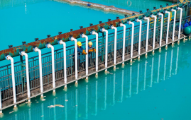 一滴水折射绿色发展底色