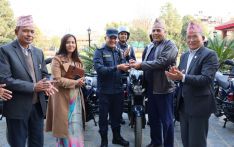 ललितपुर महानगरपालिकाद्वारा प्रहरीलाई आठ थान मोटरसाइकल हस्तान्तरण