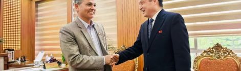 张茂明大使拜会尼泊尔内政部长阿亚尔