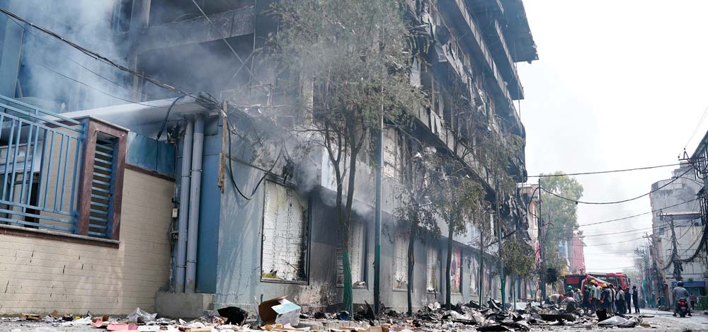 hotel-and-business-on-fire_sagar_SGR4406