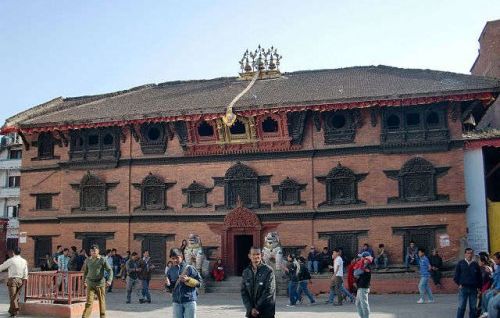 जीवित देवी कुमारीलाई वसन्तपुरस्थित कुमारी घर ल्याइयो