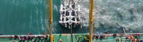 “海底穿针”！我国首条220千伏自主可控绝缘料海缆成功送电