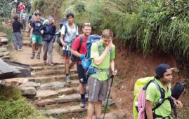 एक पर्यटक एक पथप्रदर्शक