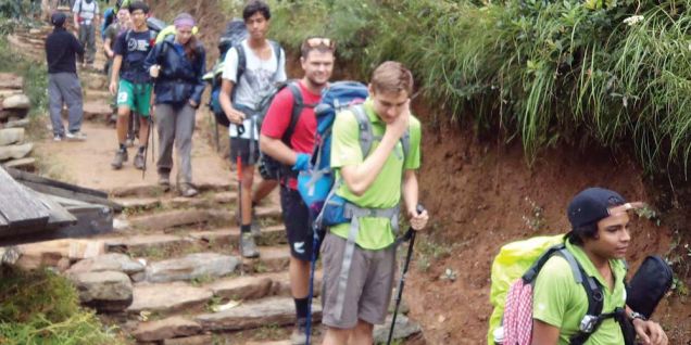 एक पर्यटक एक पथप्रदर्शक