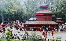 चैतेदसैंको मुख्य दिन कालिका मन्दिरमा भक्तजनको घुइँचो