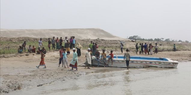 बङ्गलादेशमा बस नदीमा खस्दा दुई जनाको मृत्यु, दर्जनौँ डुबेको आशङ्का