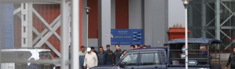 奥利被捕后送医体检，其政党将商议抗议事宜