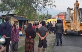 फेवाताल छेउछाउका संरचनामा चल्यो डोजर