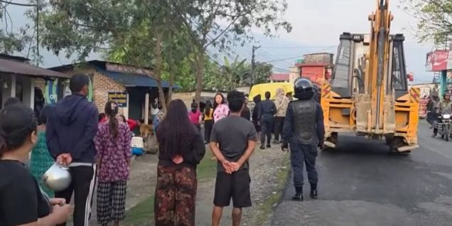 फेवाताल छेउछाउका संरचनामा चल्यो डोजर