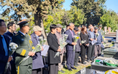 华夏英烈永铭心: 多国使馆携侨界举行清明祭扫活动 缅怀海外烈士