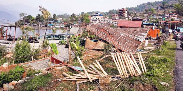 अतिक्रमित संरचनामा ‘डोजर’
