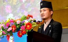 视频| 曾经打碟的手 如今签署逮捕令：苏丹·古隆的逆袭传奇