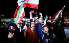 美伊停火前景蒙阴影 战火与谈判并行