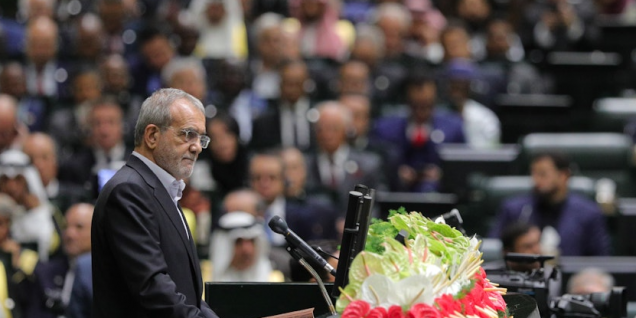 伊朗总统赞扬六国反战立场 呼吁通过对话化解冲突