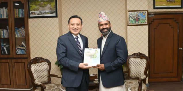 张茂明大使拜会尼泊尔新任文旅和民航部部长鲍德尔