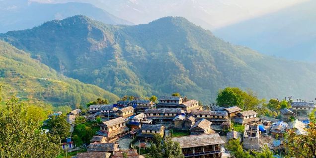 चर्चित पर्यटकीय गन्तव्य स्थल घान्द्रुक