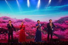 张茂明大使到任招待会暨内蒙古专场文艺：合唱《Resham Firiri》